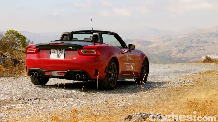 Abarth 124 Spider contacto - 87