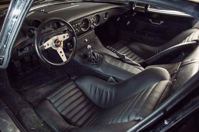 Bizzarrini GT Strada 1966 interior - 1