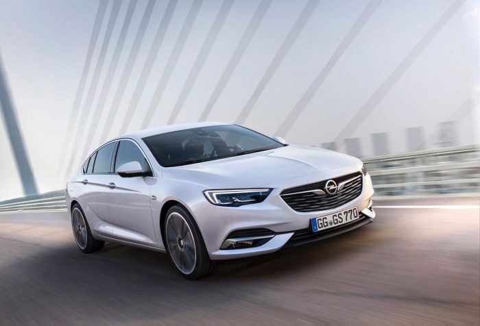 Opel Insignia Grand Sport 2017 10 700x476