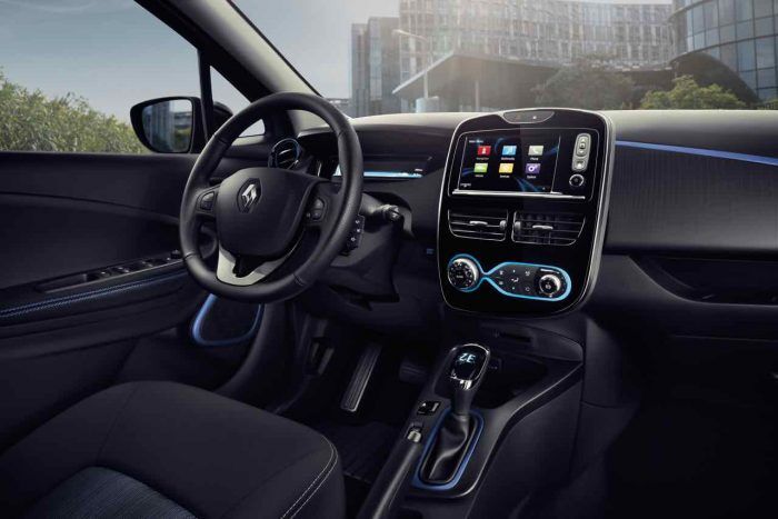 Renault ZOE ZE 40 2016 interior - 5