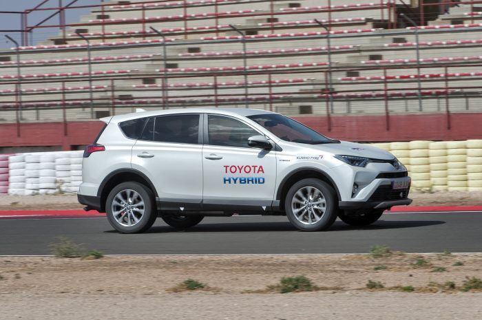 Toyota RAV4 2