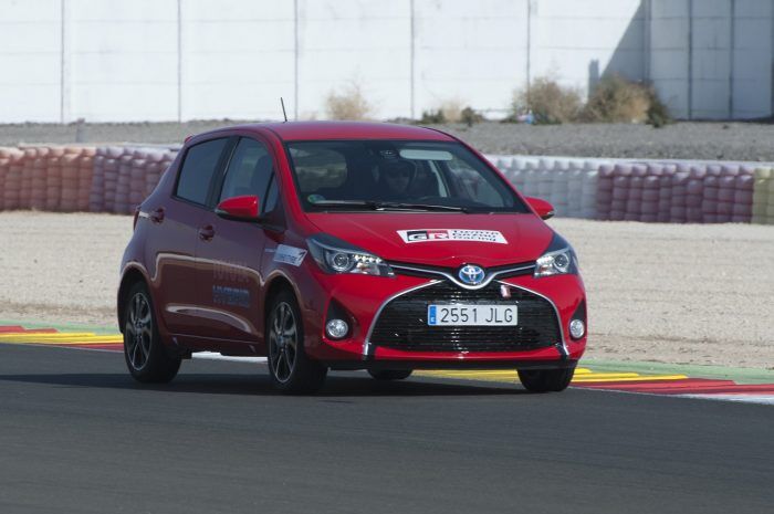 Toyota Yaris híbrido1