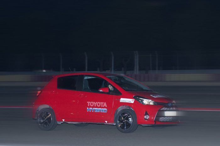 Toyota yaris híbrido 2