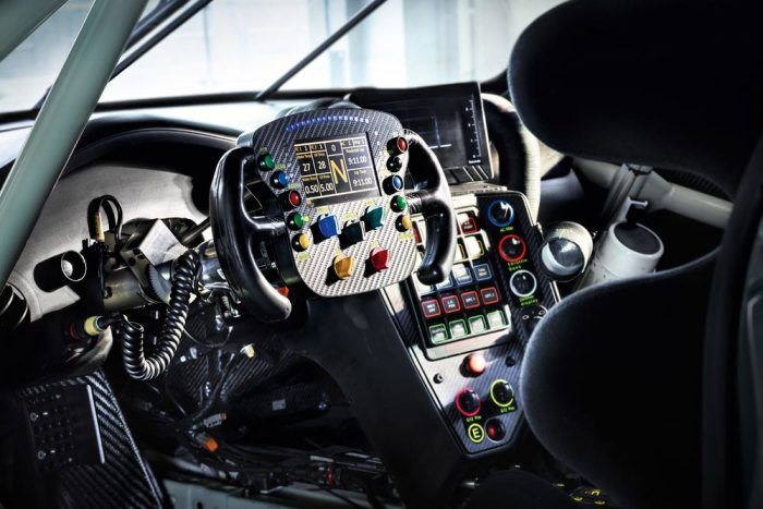 porsche-911-rsr-2017-le-mans-interior-1