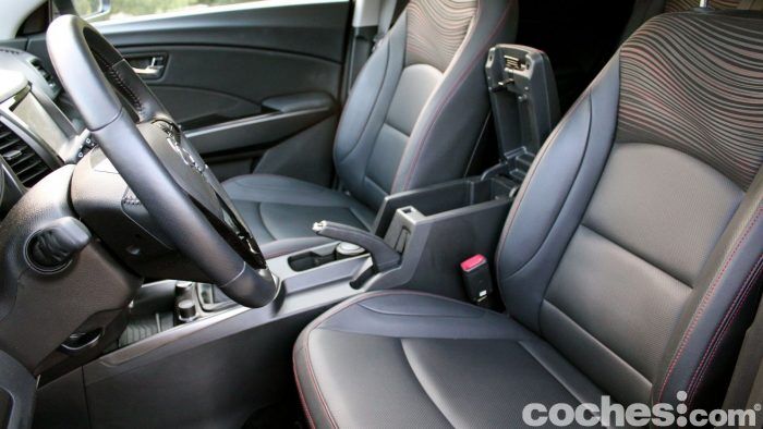 ssangyong-xlv-2016-prueba-interior-11