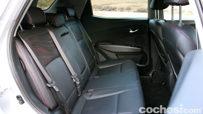 ssangyong-xlv-2016-prueba-interior-2
