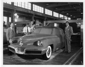 Tucker Torpedo Galeria 5 300x236