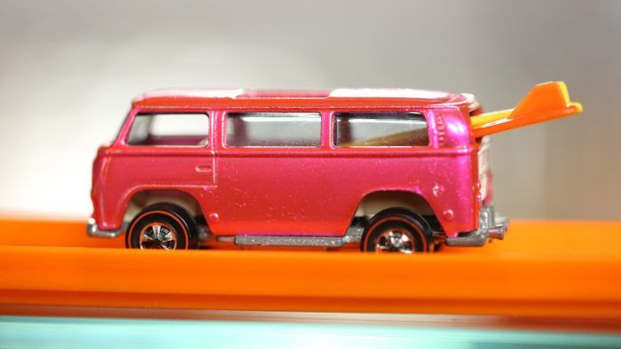 vw-van-rosa-hot-wheels