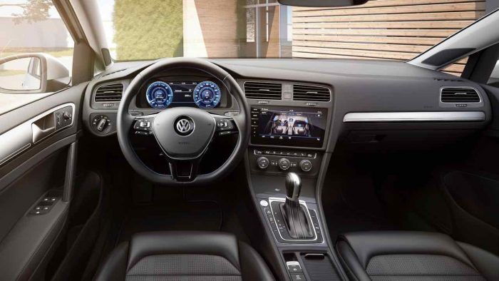 volkswagen-e-golf-2017-interior-2