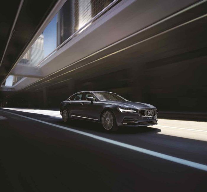 Volvo S90 China version exterior driving