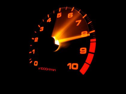 Cuidado con las bajas revoluciones del coche