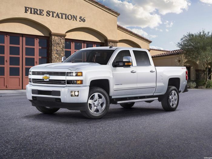 Chevrolet Silverado 2500 Hd Ltz Custom Sport Crew Cab 2015 R2 700x525
