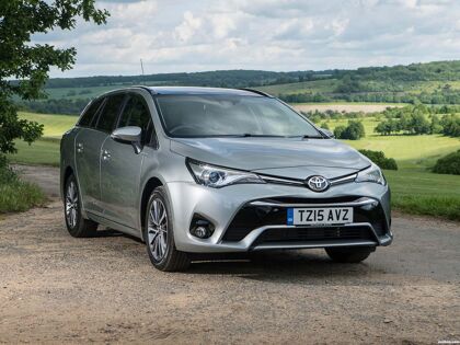 Toyota Avensis Touring Sports UK 2015
