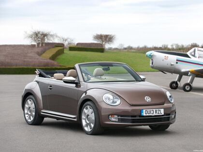 Volkswagen Beetle Cabrio 70s Edition UK 2013