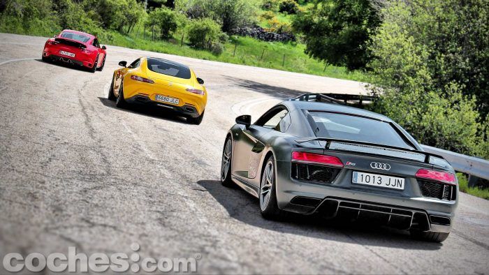 AudiR8 Porsche911 MercedesBenzAMGGTS 012 700x394