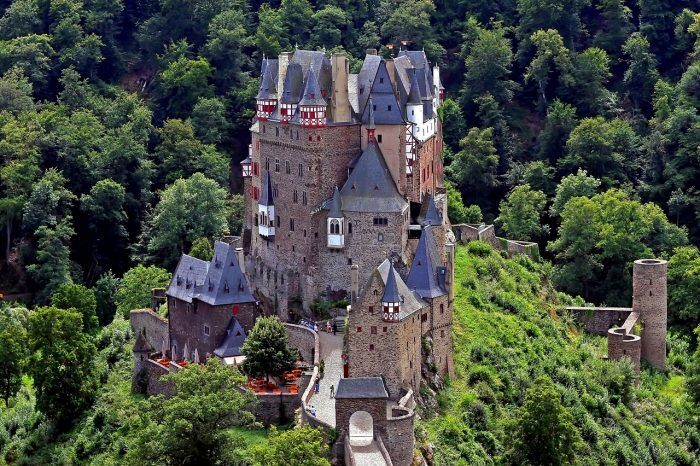 castillo-de-eltz