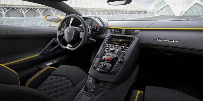 lamborghini-aventador-s-2017-interior-01