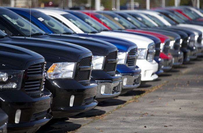 Varios Fiat Chrysler en línea