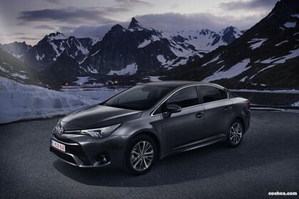 Toyota Avensis 2015