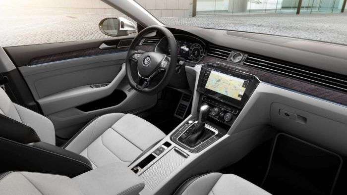 Volkswagen Arteon 2018 Interior 2 700x394