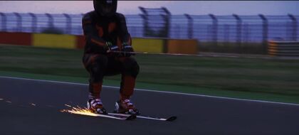 Así se batió el récord de esquí en asfalto