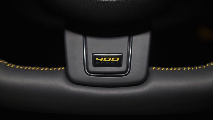 jaguar-f-type-400-sport-2017-interior-4