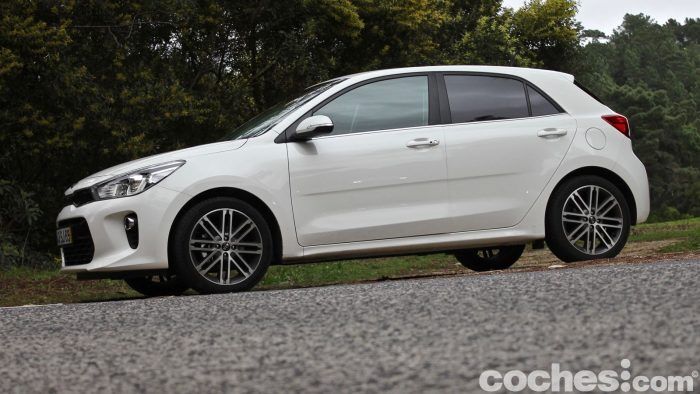 kia-rio-2017-contacto-93