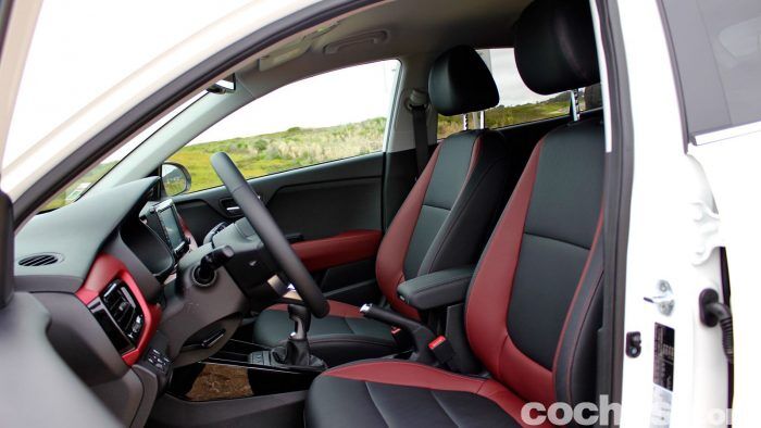 kia-rio-2017-contacto-interior-02