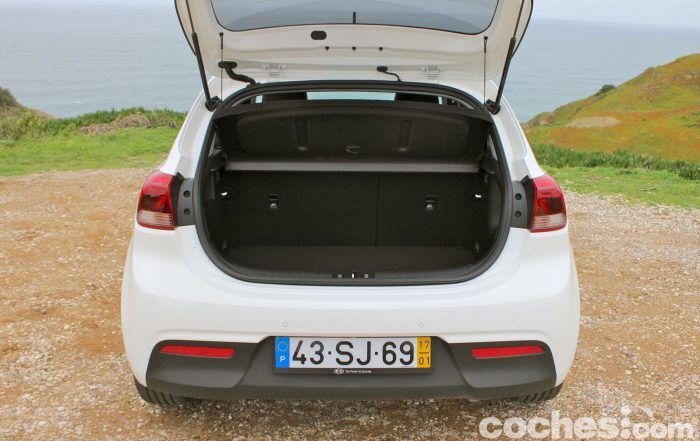 kia-rio-2017-maletero-02