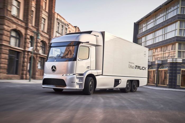 Mercedes Urban ETruck 21 700x467