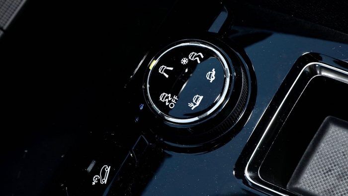 peugeot-advanced-grip-control-1