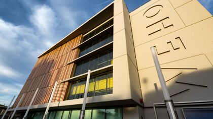 Este parking robótico reinventa el concepto de aparcamiento autónomo