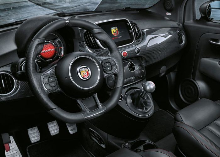 Abarth 695 XSR Yamaha Limited Edition 2017 Interior 2 700x501