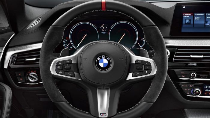 BMW Serie 5 Touring M Performance 2017 Interior 1 700x394
