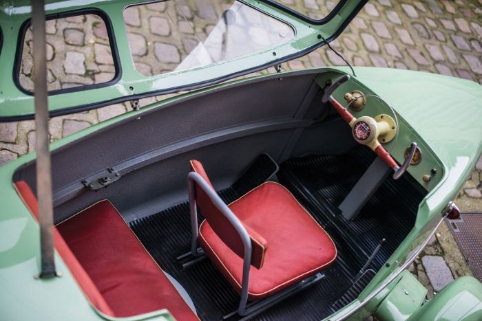 Inter 175A Berline 1956 Interior 2 700x467