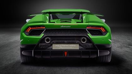Implantes de fibra de carbono gracias a… Lamborghini