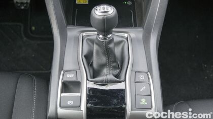 Los consejos de Honda para conducir un coche con cambio manual