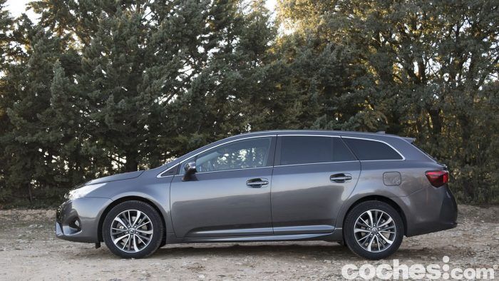 Prueba Toyota Avensis Touring Sports 14 700x394