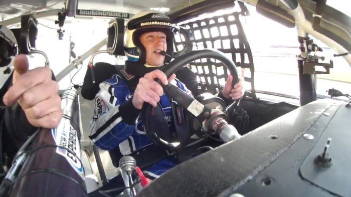 Zuckerberg Prueba Nascar 1 700x393