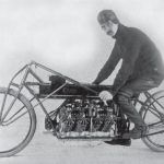 La primera moto en tener el record de velocidad en la Tierra (1)