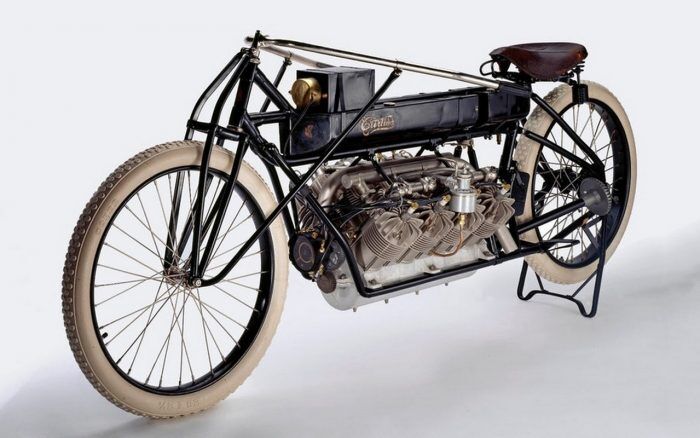 La Primera Moto En Tener El Record De Velocidad En La Tierra 2 700x438