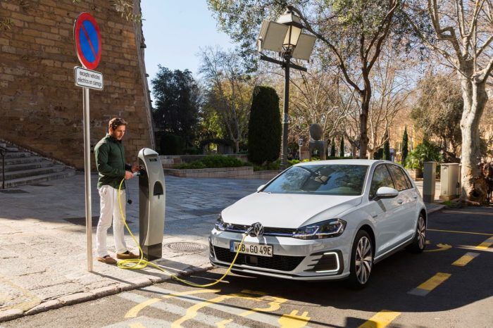 Volkswagen Golf GTE 2017 6 700x466