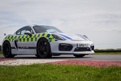 Este Porsche Cayman GT4 acompañará a la policía Norfolk