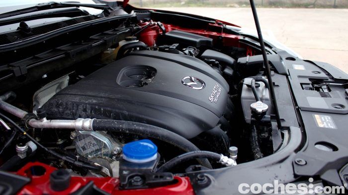 Mazda CX 5 Black Tech Edition 2016 Prueba Motor 02 700x394