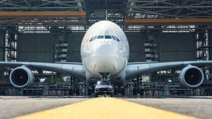 Así remolcó un Porsche Cayenne a todo un Airbus A380