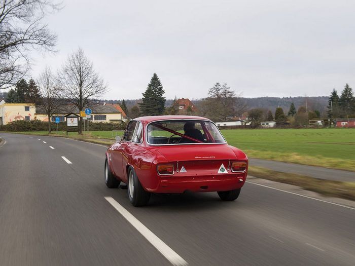 Alfa Romeo Giulia Sprint Gta 19 700x525