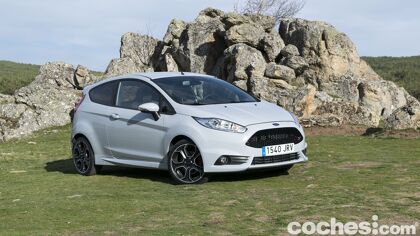 Ford Fiesta ST200, prueba a fondo de un cohete en miniatura
