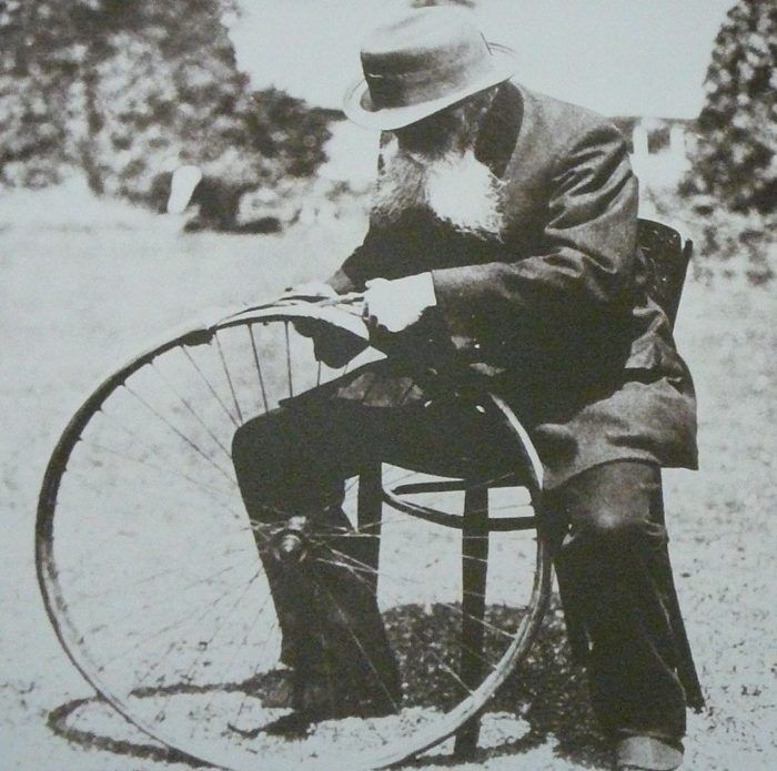 John Byod Dunl 700x695