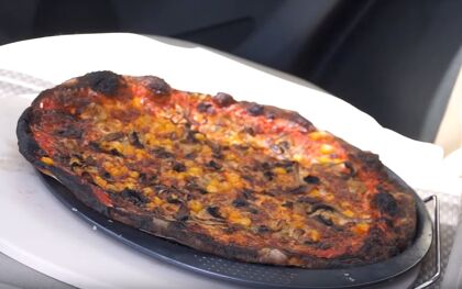 En verano no dejes a los niños en el coche, este chef lo advierte con una pizza