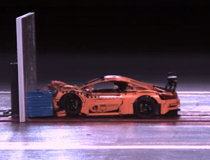 El Porsche 911 GT3 RS de Lego se enfrenta a un crash test y este es el resultado